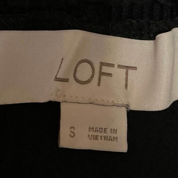 Ann Taylor LOFT Black Long Sleeve Floral Embroidered Mock Neck Blouse Top Size S - Picture 3 of 4